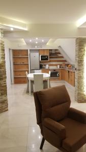 Kuchyňa alebo kuchynka v ubytovaní Apartamenty Toporowa Cyrhla