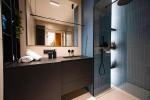 Bilik mandi di Luxury penthouse with large terrace +32 gambar