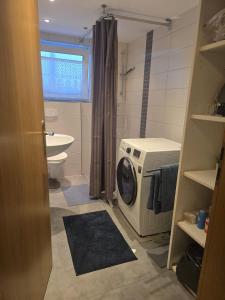 Ένα μπάνιο στο Ganze Wohnung direkt in Höxter, Casa Azul Hx