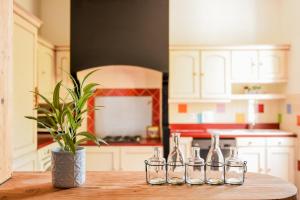 Billede fra billedgalleriet på Chez Les Artistes Jacuzzi terrasse et billard i Carcassonne