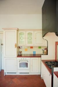 Billede fra billedgalleriet på Chez Les Artistes Jacuzzi terrasse et billard i Carcassonne