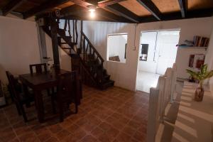 Televisyen dan/atau pusat hiburan di A nice rustic house to relax