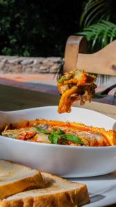 Φαγητό σε αυτό το ξενοδοχείο ή κάπου εκεί κοντά