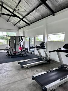Fitness centrum a/nebo fitness zařízení v ubytování Urban Nest Studio