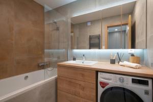 Kúpeľňa v ubytovaní 3D Park Living Apartment + 28 fotografií