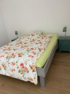 Postel nebo postele na pokoji v ubytování Upper Floor
