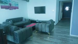 Appartement lux vue sur mer的休息区