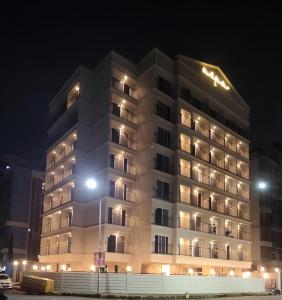 Budova, kde se apartmán nachází + 37 fotografií