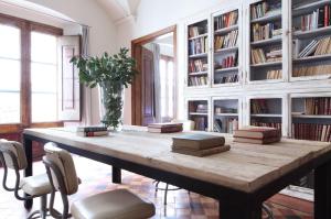 De bibliotheek in het hotel