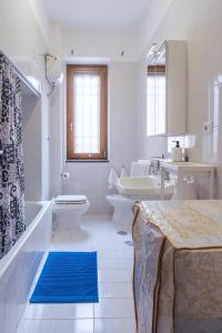 Ένα μπάνιο στο Vietri House 88