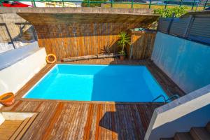 Bazén v ubytování Hostel AzorAzul - Pool & Suite nebo v jeho okolí