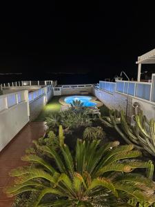 Bazén v ubytovaní Beach Front Villa VV alebo v jeho blízkosti
