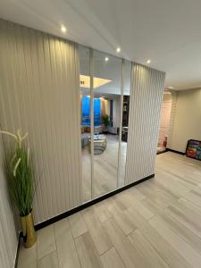 Køkken eller tekøkken på Centaurus Mall Private Luxury Apartments Islamabad