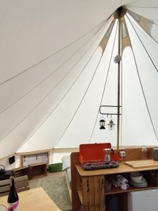 哈泽斯沃德多普Voedselbos Camping Koperwiek的相册照片