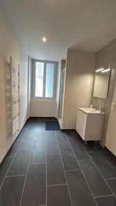 Fotografie z fotogalerie ubytování Le Belvédère - 9 min sanctuaires - 3 chambres - 2 salles de bain - Terrasse & vue panoramique v destinaci Lurdy