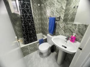 Afbeelding uit fotogalerij van Apartaments Monjardí in Lloret de Mar