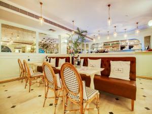 A seating area at Hotel O Garden View
