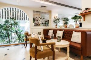 A seating area at Hotel O Garden View
