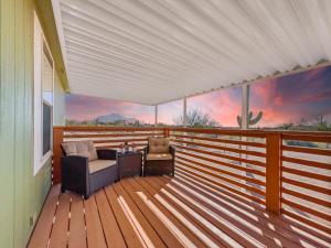 Balkoni atau teres di Old Whitmer Place Apache Junction
