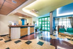 Vstupní hala nebo recepce v ubytování West Point Airport Hotel