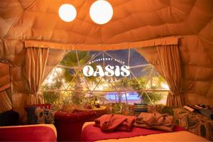 Posezení v ubytování Water front Villa OASIS-OARAI