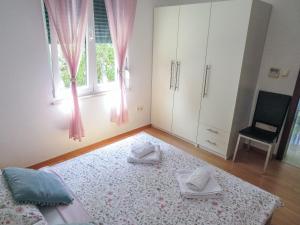 Posteľ alebo postele v izbe v ubytovaní Apartments Eddie