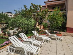 Vonkajšia záhrada v ubytovaní Apartments Eddie