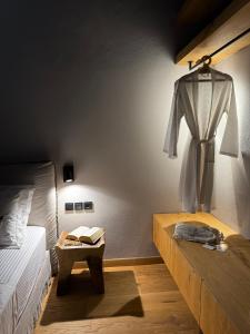 Cama ou camas em um quarto em EJ Boutique Suites