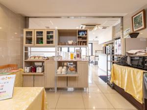 um quarto com aasteryasteryasteryasteryasteryasteryasteryasteryasteryasteryasteryastery em Hotel Excellence Kyoto Station Hachijo em Quioto