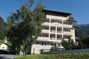 Nespecifikovaný výhled na hory nebo výhled na hory při pohledu z hotelu