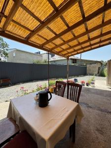 Balkón nebo terasa v ubytování Guest House Alim
