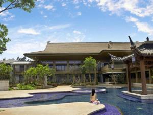 Hồ bơi trong/gần Eadry Royal Garden Hotel Haikou