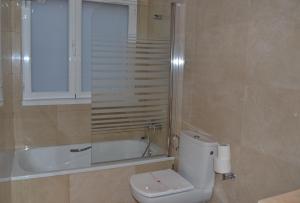 Koupelna v ubytování Hotel Jarama