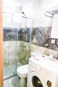 Ένα μπάνιο στο Ale Apartments Hotel +32 φωτογραφίες