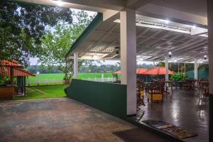 Restaurace v ubytování Mami Resort + 14 fotografií