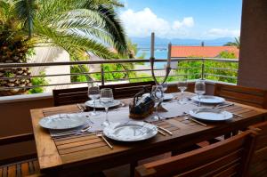 Un restaurante o sitio para comer en Apartment Barba Ive