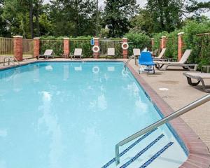 Gallery image of Quality Suites in Sulphur +50 photos