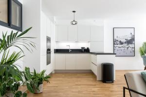 Η κουζίνα ή μικρή κουζίνα στο Maxime By Terry's Homes