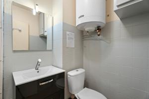 Phòng tắm tại Studio à 200m de la plage