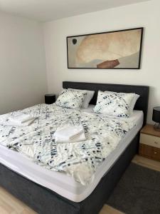 Postel nebo postele na pokoji v ubytování Apartments Dama + 33 fotografií