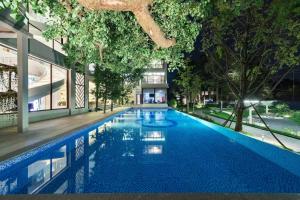 Piscina di Chengdu Flowing Strings peninsula boutique hotel-Near the Sichuan Cuisine Museum o nelle vicinanze