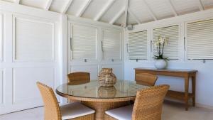 Bilde i galleriet til Comfortable villa with ample of modern spaces i Gustavia