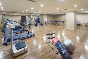 Fitness centrum a/nebo fitness zařízení v ubytování Ramada Plaza Shenyang Citycenter