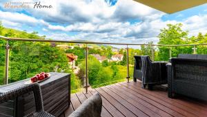 Balkón alebo terasa v ubytovaní Wonder Home - Apartamenty z balkonami, blisko centrum Karpacza, stoku i aquaparku