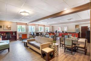 Gallery image of Best Western Plus Oak Mountain Inn in Acton
