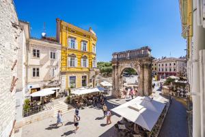 Επισκέπτες που μένουν στο Four waves Apartment NEW