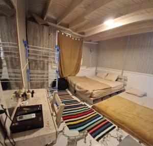 Posezení v ubytování Roof Studio fully equipped with private yard
