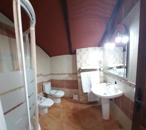 Koupelna v ubytování Casa Rural El Solarillo + 26 fotografií