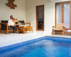 Kolam renang di atau di dekat Mahayoga Ubud Private Pool Villa Spa And Resto