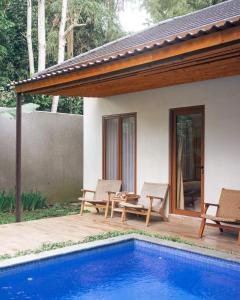 Kolam renang di atau di dekat Mahayoga Ubud Private Pool Villa Spa And Resto